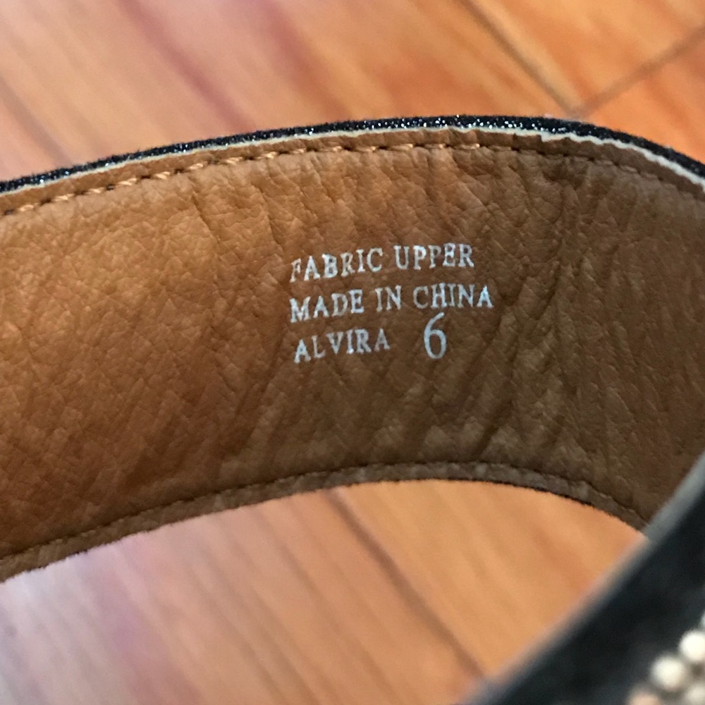 Yellow Box Wedges Heels Black Size 6 - Picture 6 of 6